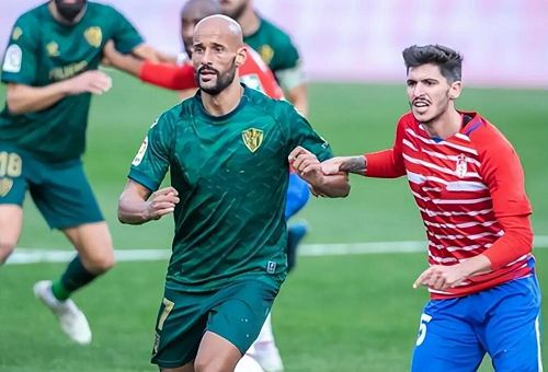  日职联前瞻：福冈黄蜂主场迎战横滨FC，防守与进攻的较量  